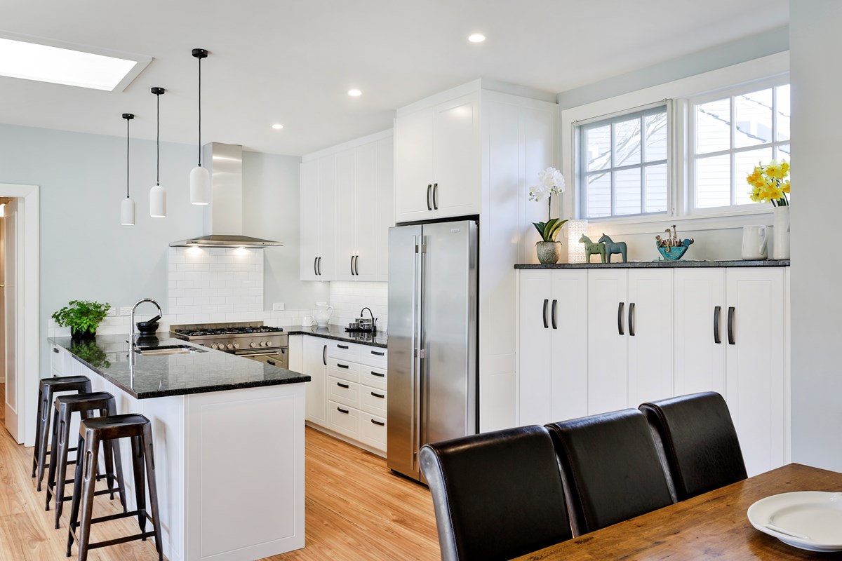 Capri Donna Hunter 3